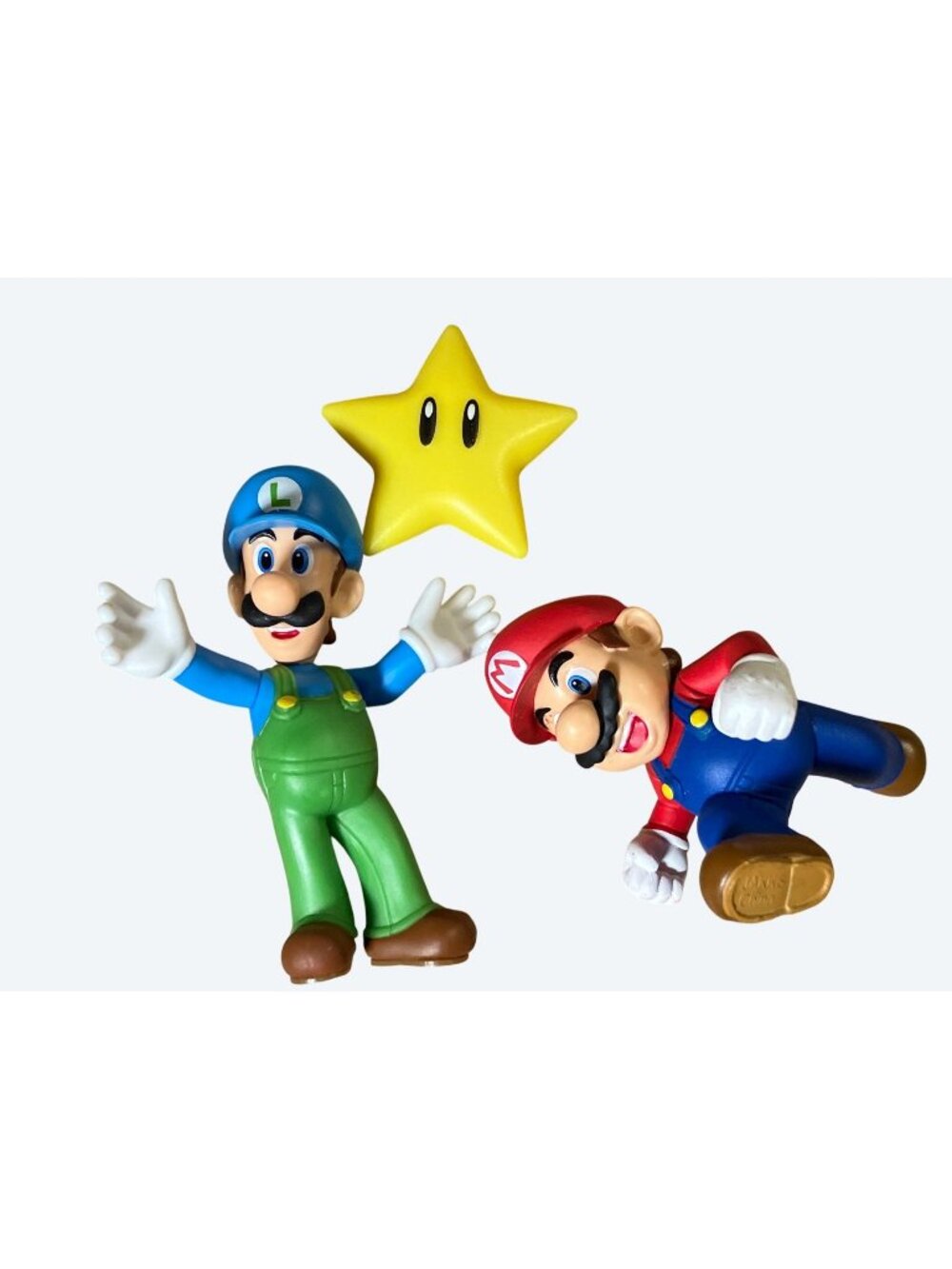 Super Mario and  Luigi Figurines With Star Accessories